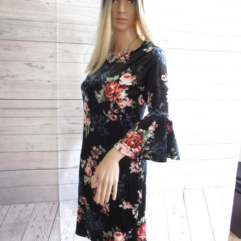 NWT - SOLGEE velvet dress - sz S - MSRP $45.00